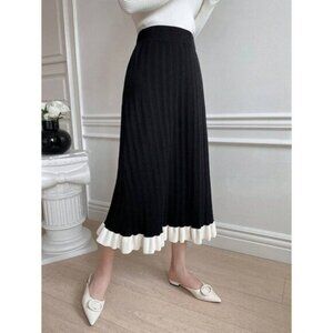 Contrast hem pleated sweater knit midi skirt minimalist black white
